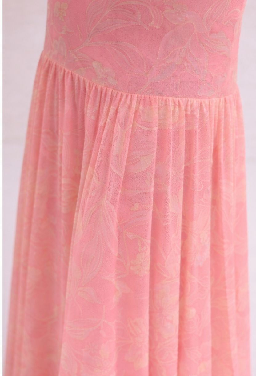 Detalhe da saia com movimento e babados do vestido longo floral Aurora Dress Eleven para moda feminina de luxo