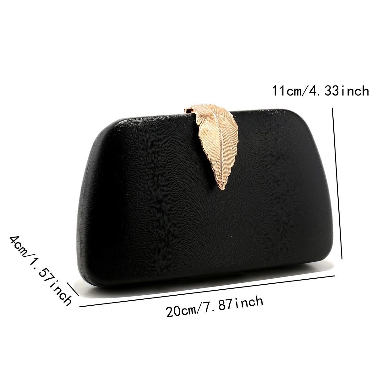 Clutch preta com folha dourada acompanhada de medidas, mostrando tamanho compacto e funcional.
