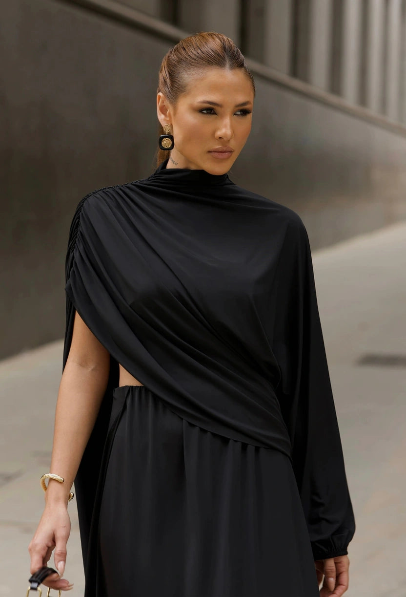 Conjunto Zaya preto da Dress Eleven, look completo de duas peças em corpo inteiro.