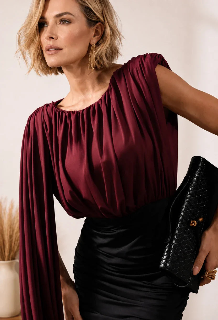 Detalhe do vestido curto Yvis drapeado marsala com faixa degagê — Dress Eleven, look elegante de festa