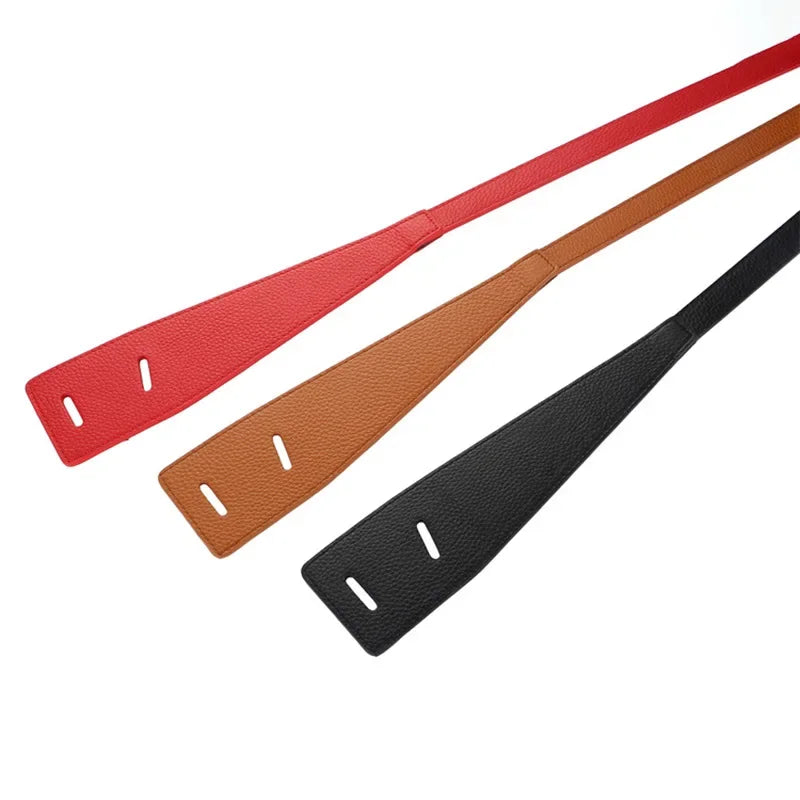 Cintos Dione nas cores preto, vermelho e caramelo com recorte das pontas