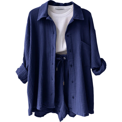 Conjunto azul marinho com textura suave e visual elegante, ideal para dias casuais chiques.