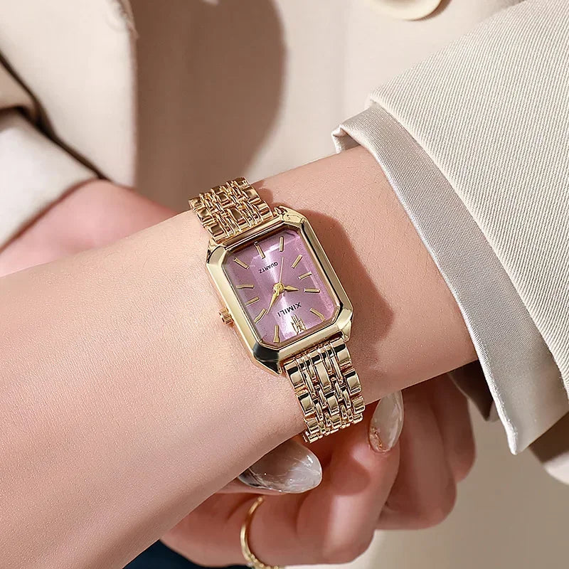 Relógio Verona com mostrador rosa claro e pulseira dourada, delicado e sofisticado para looks românticos