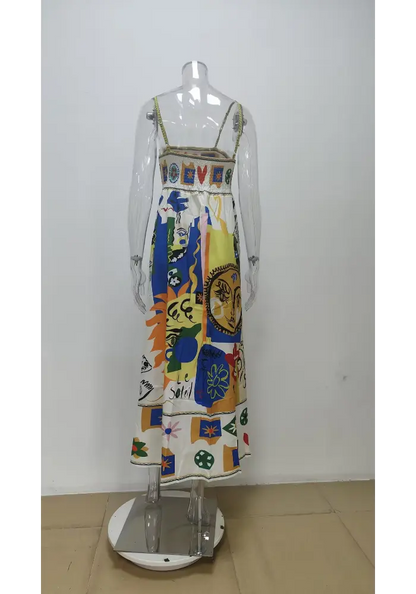 Parte de trás do Vestido Aquarela exibida em manequim com estampa artística e acabamento fino

