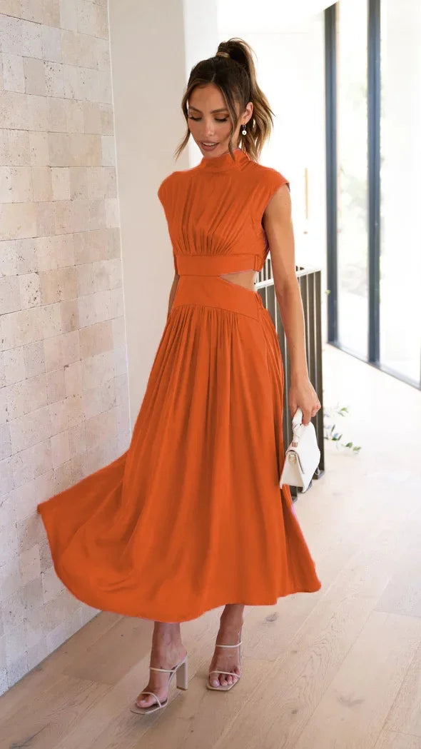 Vestido Jade midi laranja com gola vertical, recortes laterais e cintura marcada, fotografado de frente.