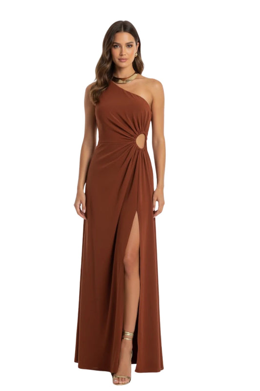 Modelo usando o Vestido Longo Ana Ombro Único Dress11, peça elegante de caimento fluido e fenda frontal, ideal para eventos sofisticados.