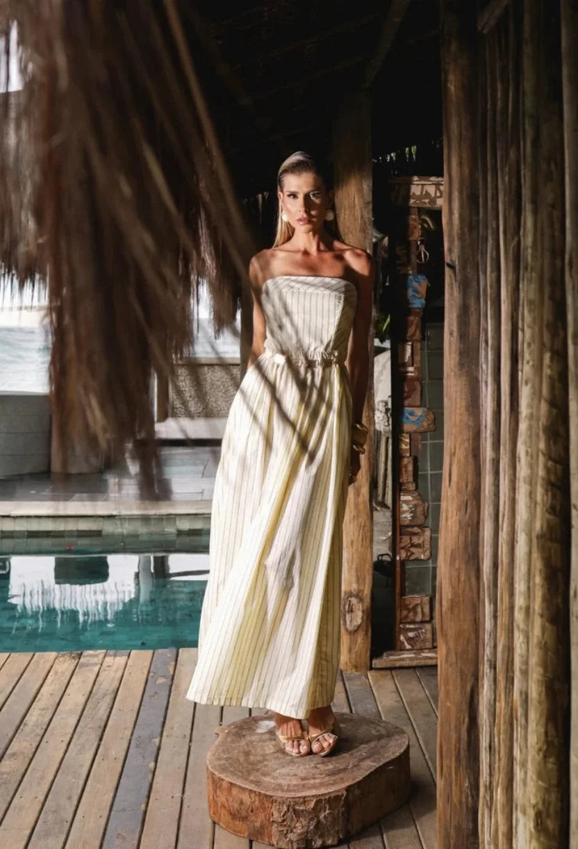 Vestido longo manteiga de algodao tomara que caia para viagem de verao