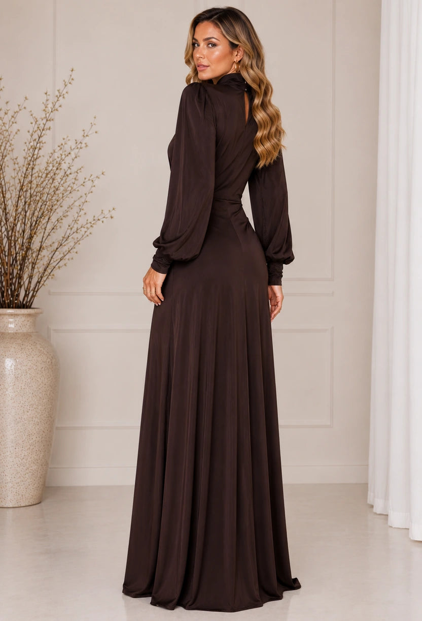 Vestido longo Hera Dress Eleven em chocolate, caimento impecável para casamentos.