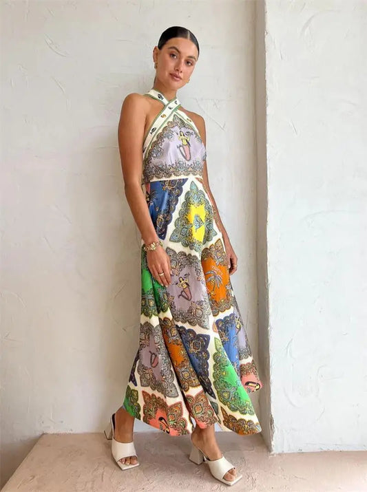 Vestido Lua midi com estampa artística de sereias, decote cruzado e saia fluida