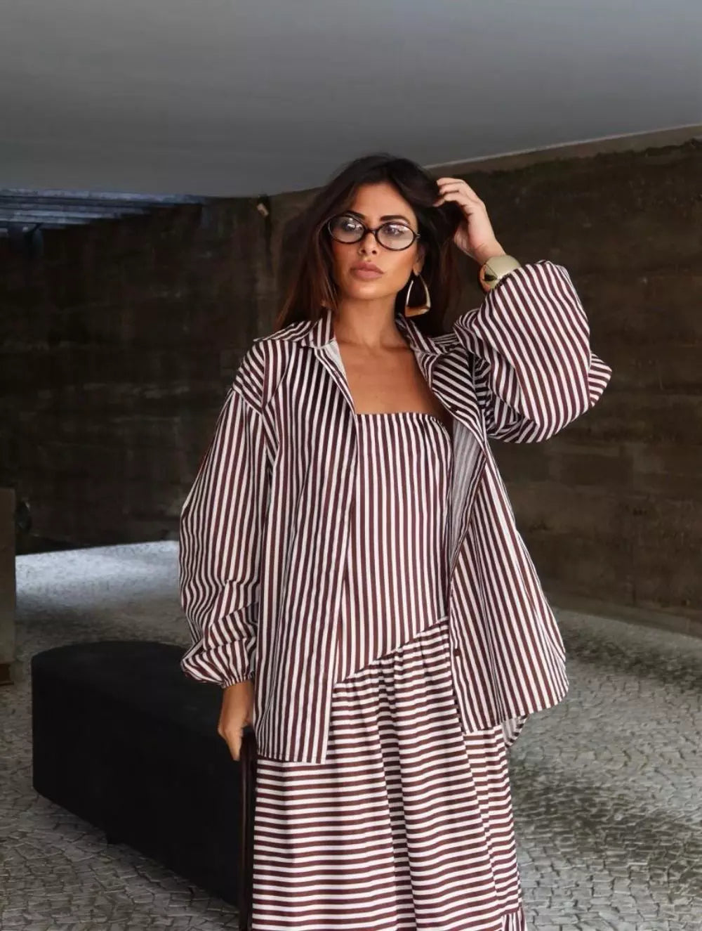 conjunto vestido longo com camisa feminina em tricoline, look elegante e sofisticado com modelagem fluida e mangas amplas