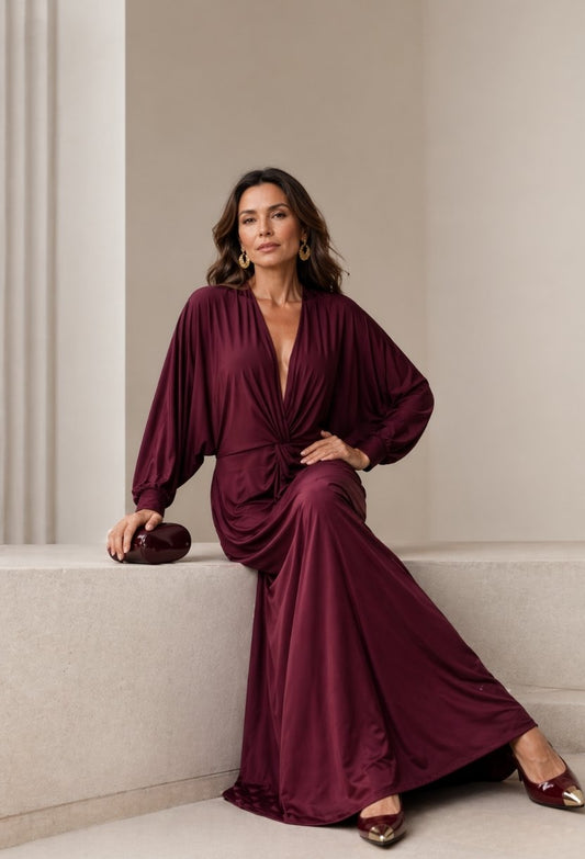 Vestido longo elegante com mangas amplas e nó na cintura, caimento fluido e sofisticado, ideal para eventos e ocasiões especiais Dress Eleven